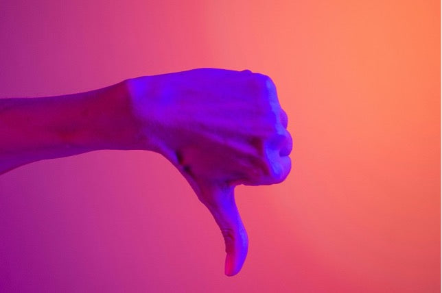 Cattive abitudini che rovinano il sonno: come evitarle.