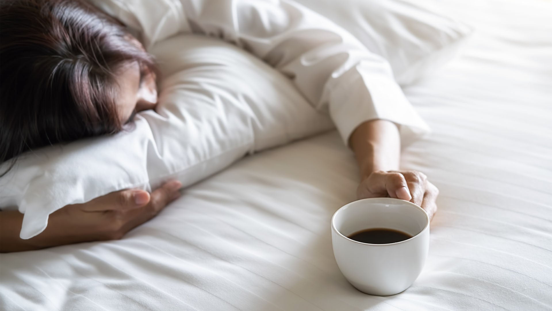 Caffeina e Sonno: Come L'Ingestione di Caffeina Incide sul Riposo
